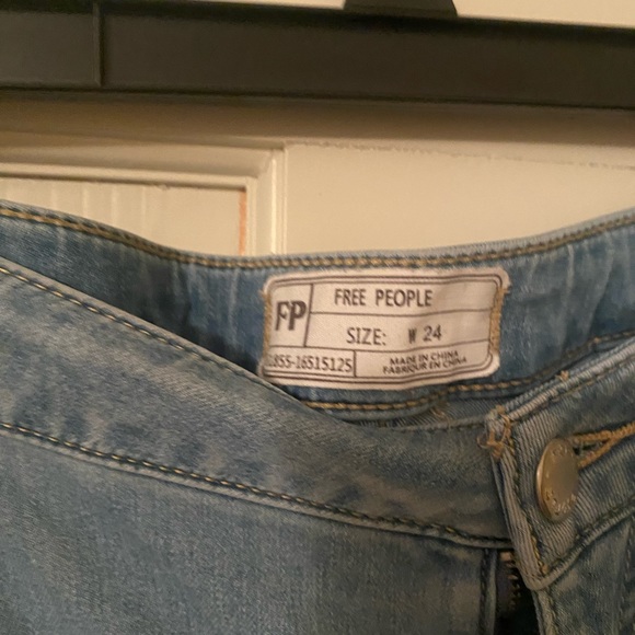 Just Float On Flare Jeans - Picture 3 of 6